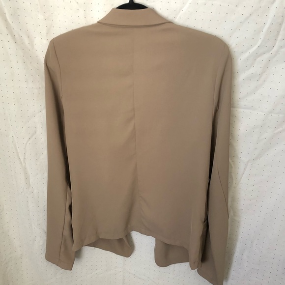 Fitted Boyfriend Blazer with Shoulder Pads - Picture 4 of 5